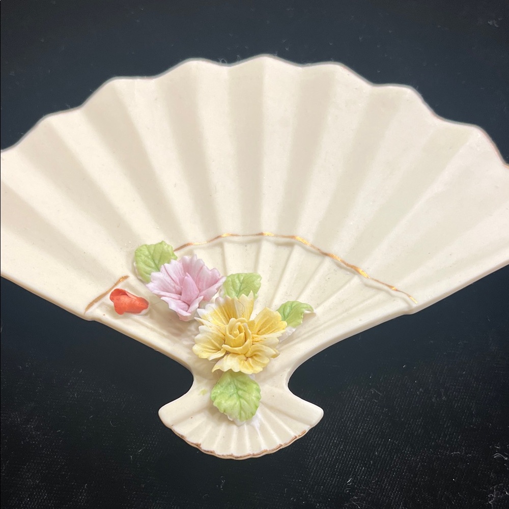 VTG Arnart Bisque Porcelain Fan Shaped Trinket Dish 3D Applied Flowers